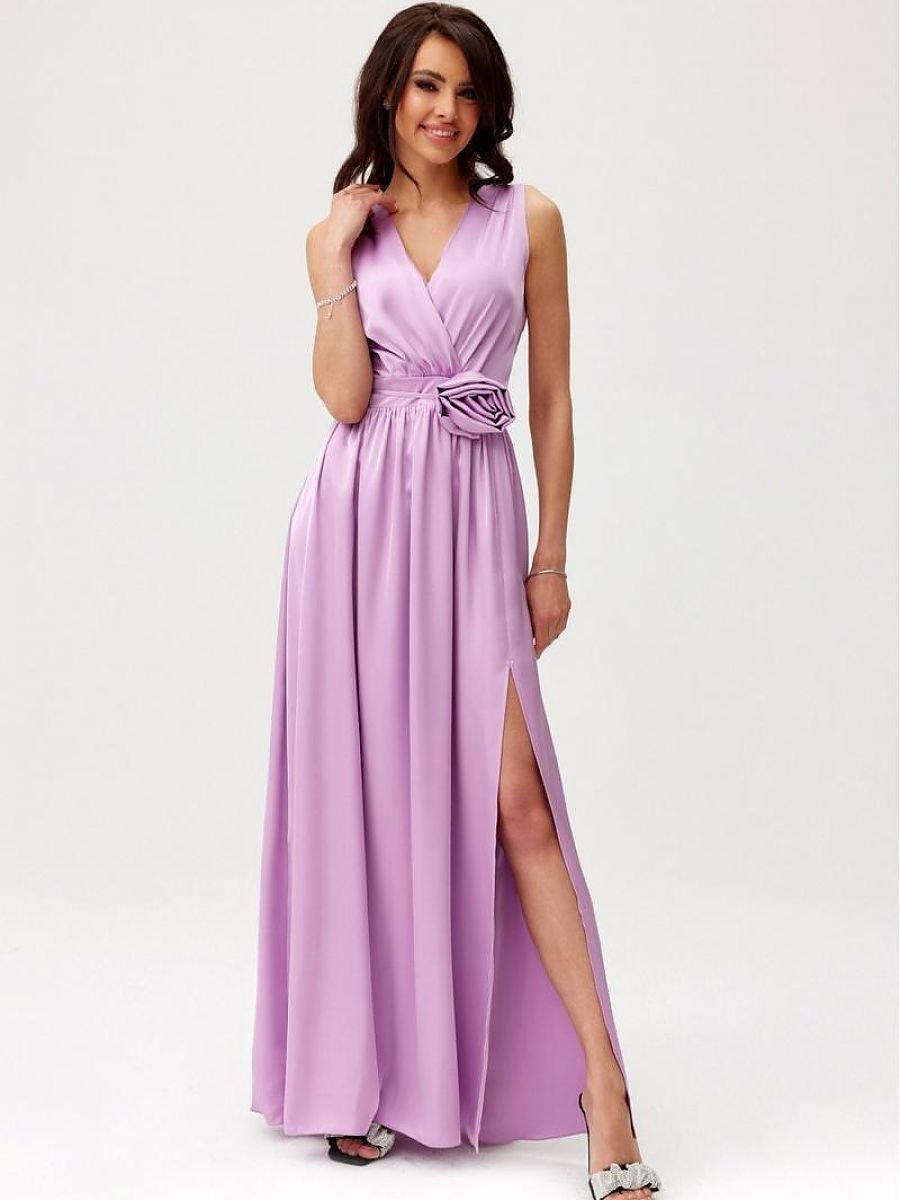 Cocktail maxi dress with a V-neck back, featuring a floor-length silhouette and elegant design.