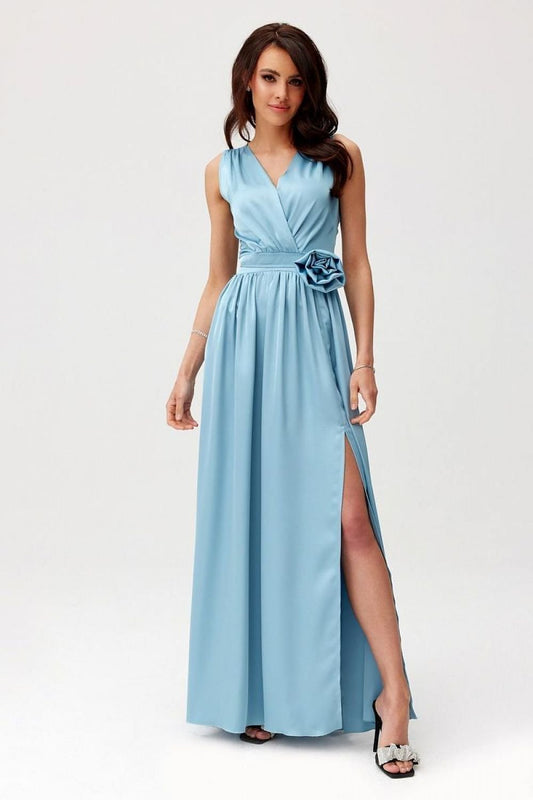 Cocktail maxi dress with a V-neck back, featuring a floor-length silhouette and elegant design.